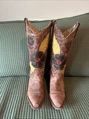 Corral Boots Brown Leather Floral Embroidered Cowboy Boots